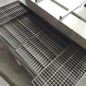 Hot-dip galvanized steel grid plate Gutter cover Platform step Stainless steel grille cover