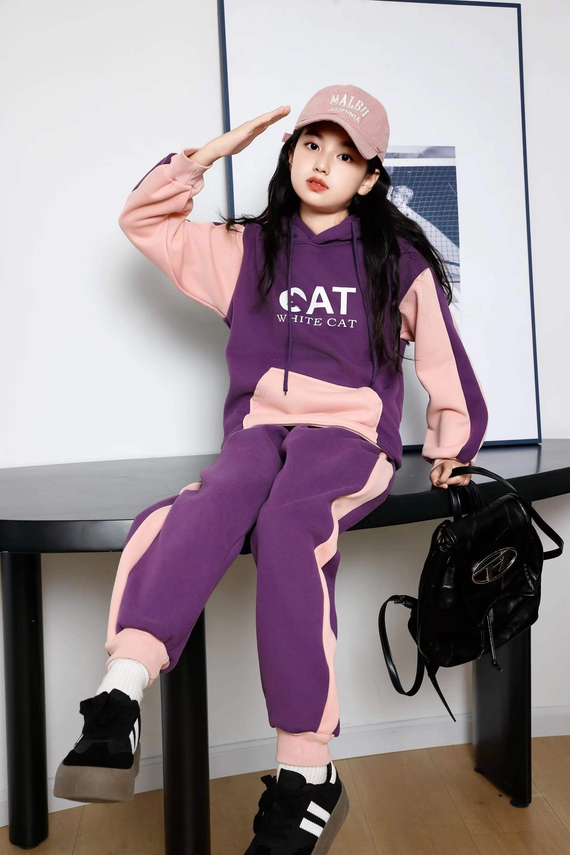 Comfortable and stylish long-sleeved pullover sweatshirt plush hoodie suit suitable for casual wear in autumn and winter 7