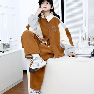 Comfortable and stylish long-sleeved pullover sweatshirt plush hoodie suit suitable for casual wear in autumn and winter 10