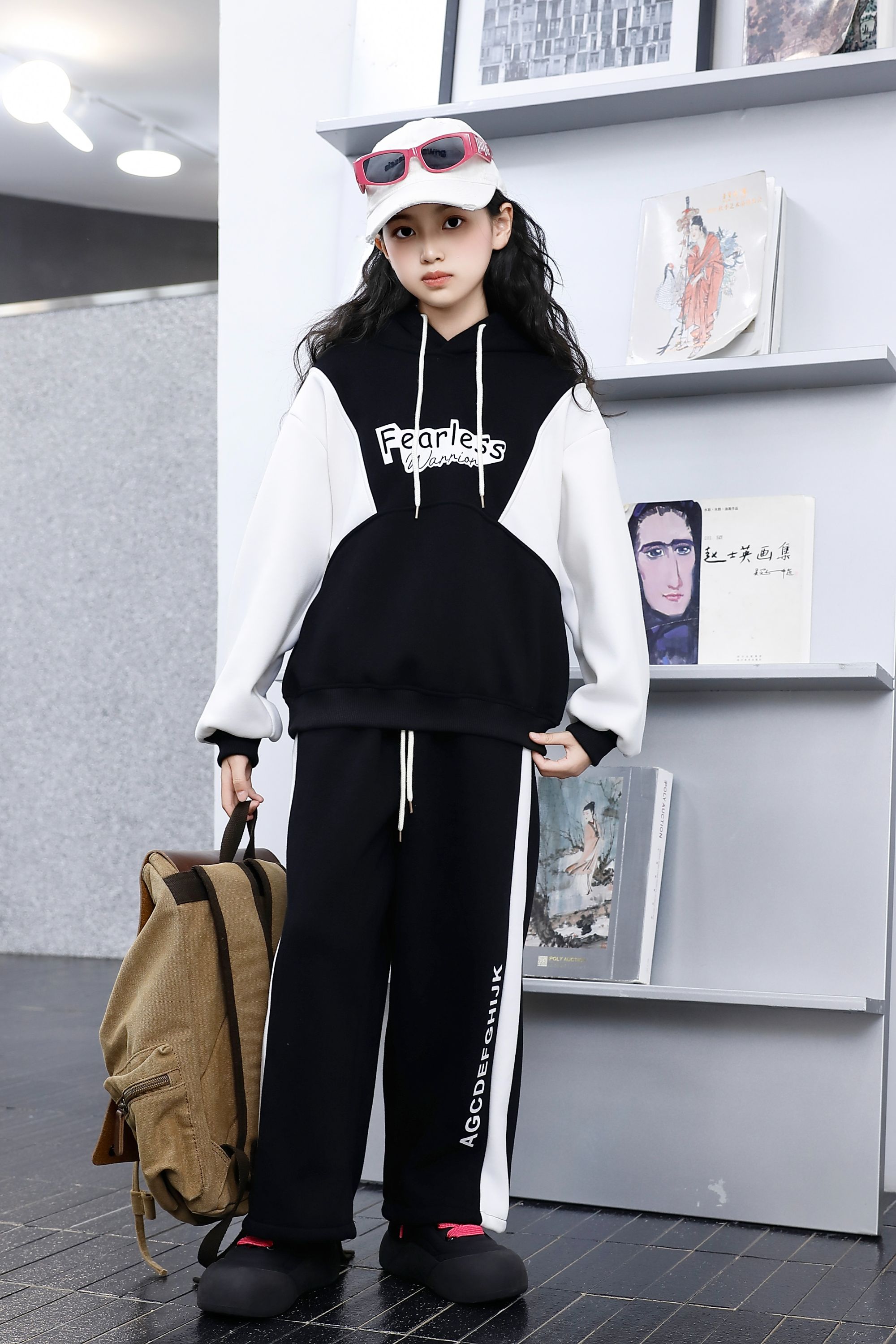 Comfortable and stylish long-sleeved pullover sweatshirt plush hoodie suit suitable for casual wear in autumn and winter 13