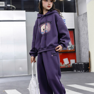 Comfortable and stylish long-sleeved pullover sweatshirt plush hoodie suit suitable for casual wear in autumn and winter 25