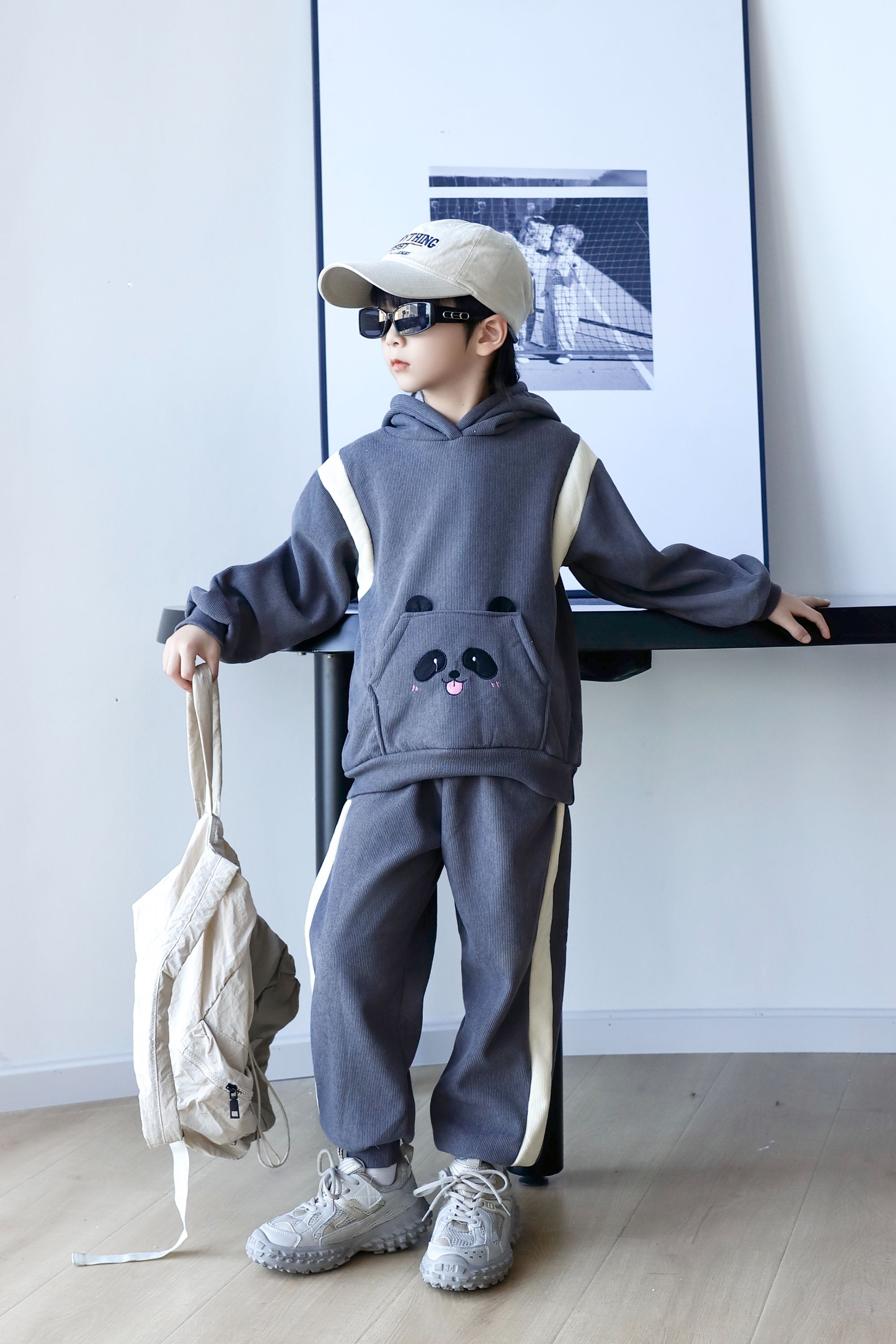 Comfortable and stylish long-sleeved pullover sweatshirt plush hoodie suit suitable for casual wear in autumn and winter 47