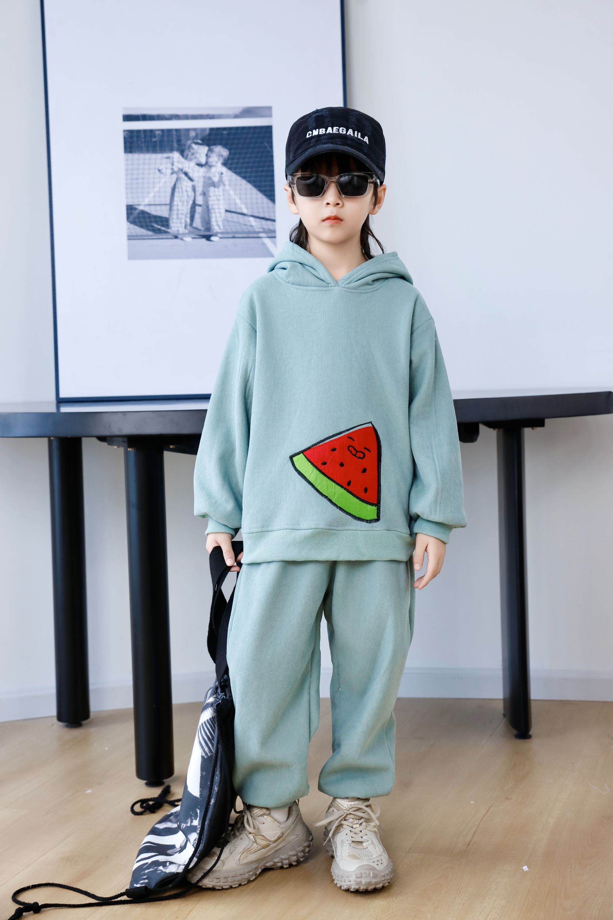 Comfortable and stylish long-sleeved pullover sweatshirt plush hoodie suit suitable for casual wear in autumn and winter 49