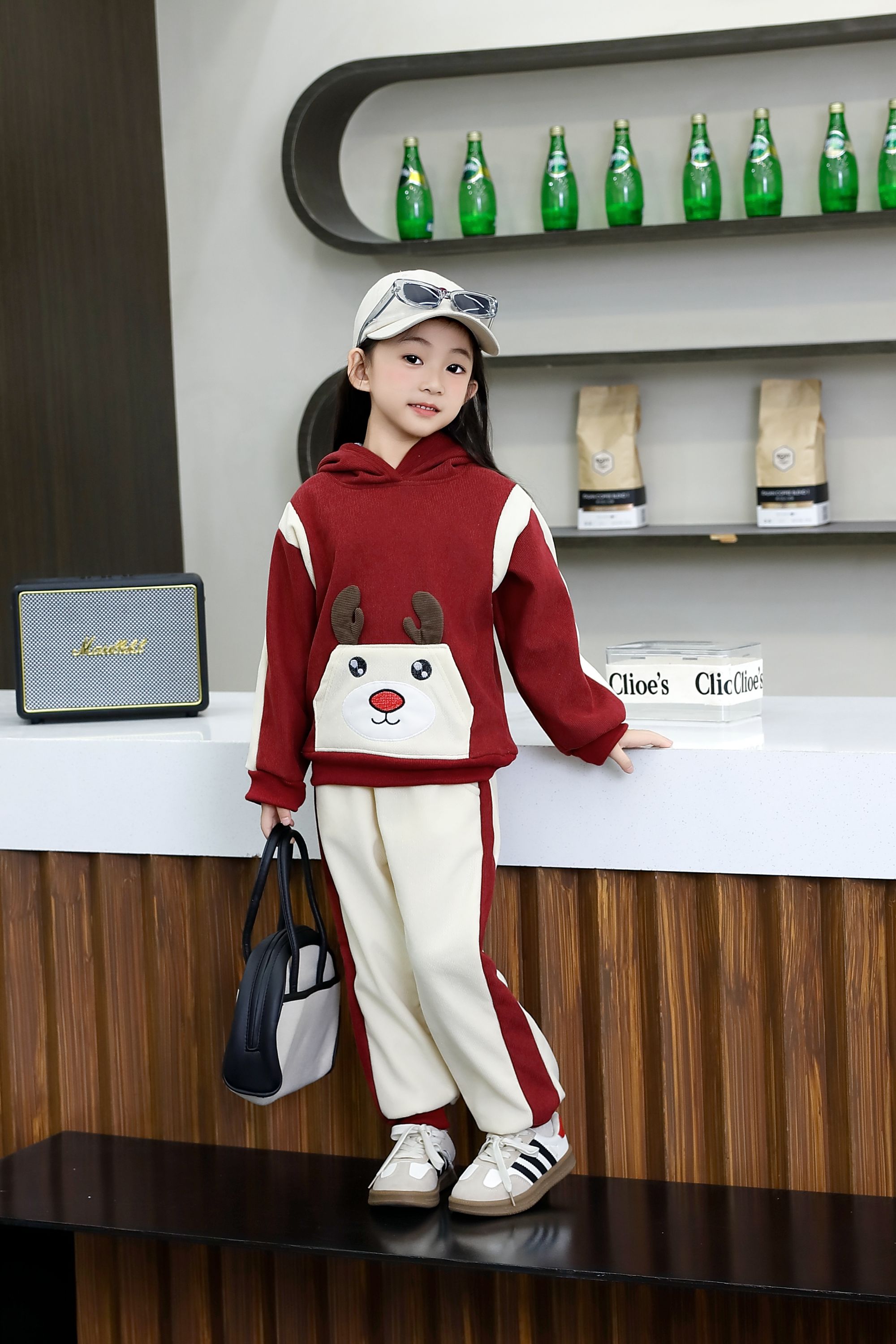 Comfortable and stylish long-sleeved pullover sweatshirt plush hoodie suit suitable for casual wear in autumn and winter 55