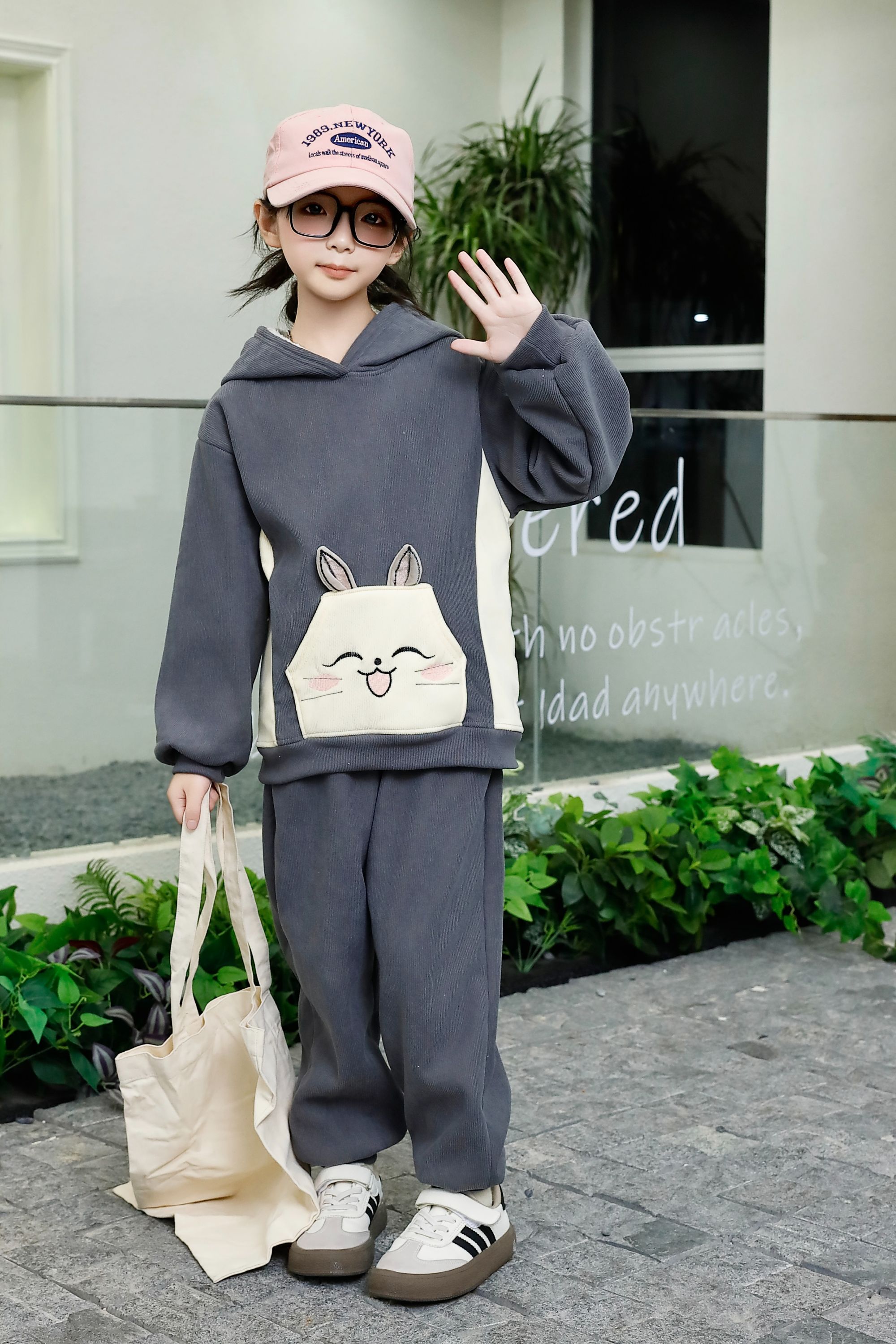 Comfortable and stylish long-sleeved pullover sweatshirt plush hoodie suit suitable for casual wear in autumn and winter 56