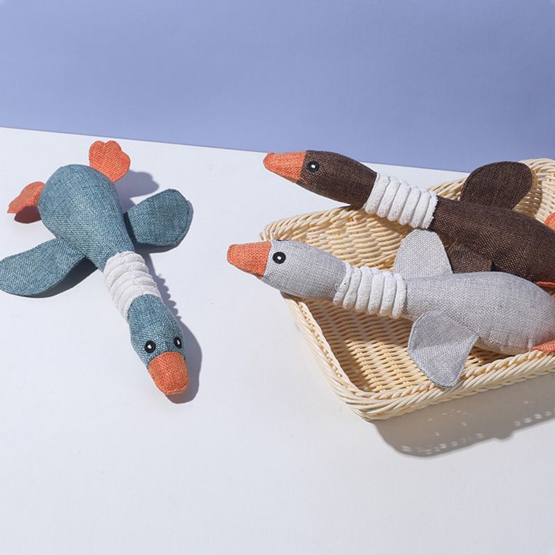 Linen Squeaky Pet Toy Durable Goose Design with Natural Fabric Perfect for Chewing and Playing