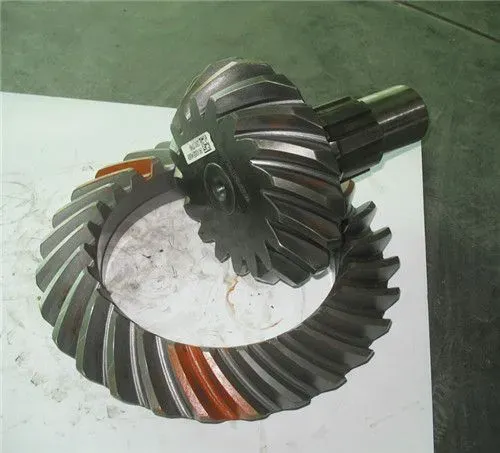 VEHICLE CROWN WHEEL PINION