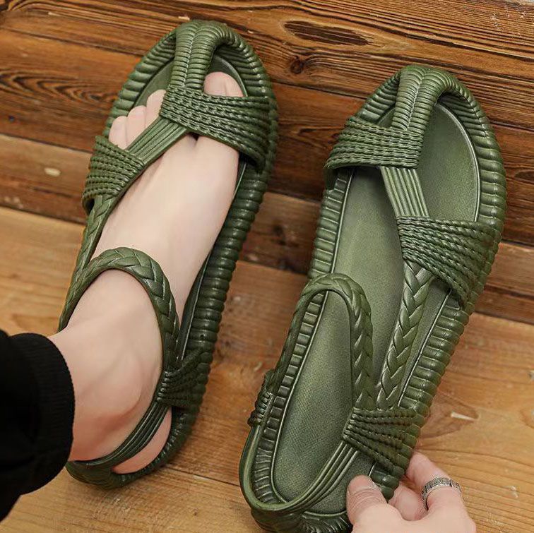 men 2024 outdoor non slip beach sandals with solid color