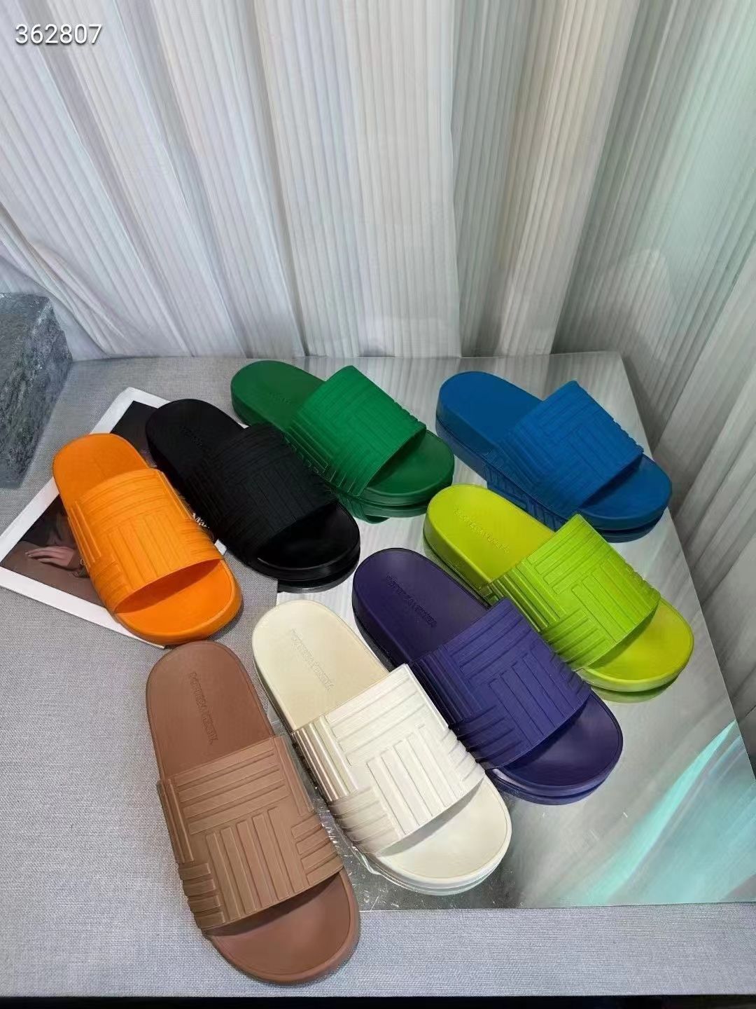 2024 Summer Luxury Fashion Beach House Home Casual Wear Slippers Branded Wholesale Women Famous Brands Sandals Shoes