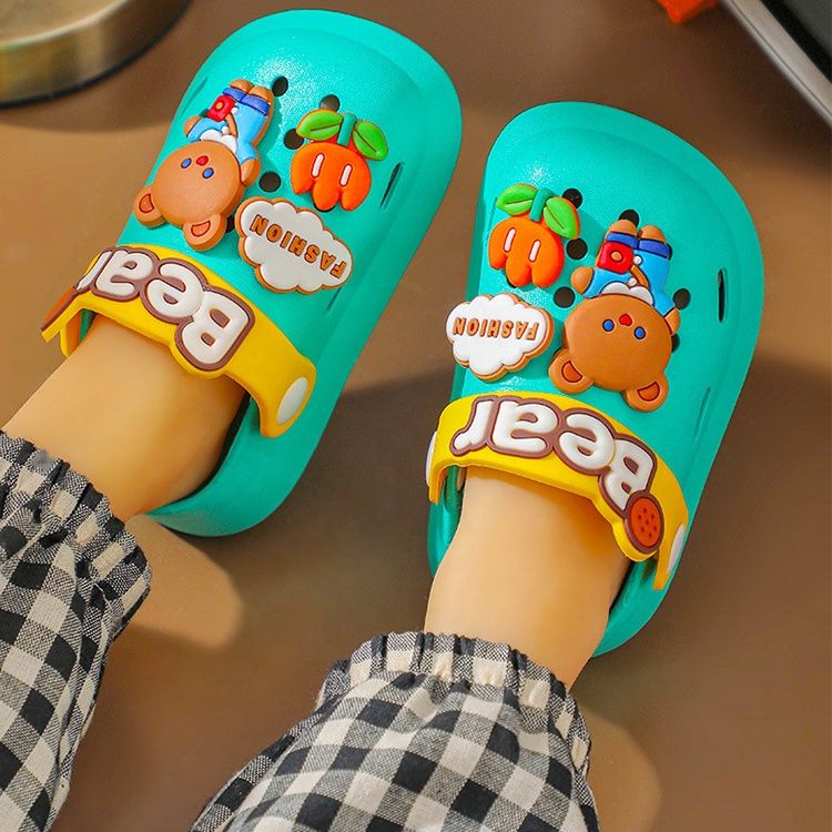 Factory wholesale summer children's flat beach house shoes slippers anti-slip unisex slippers and sandals for kids