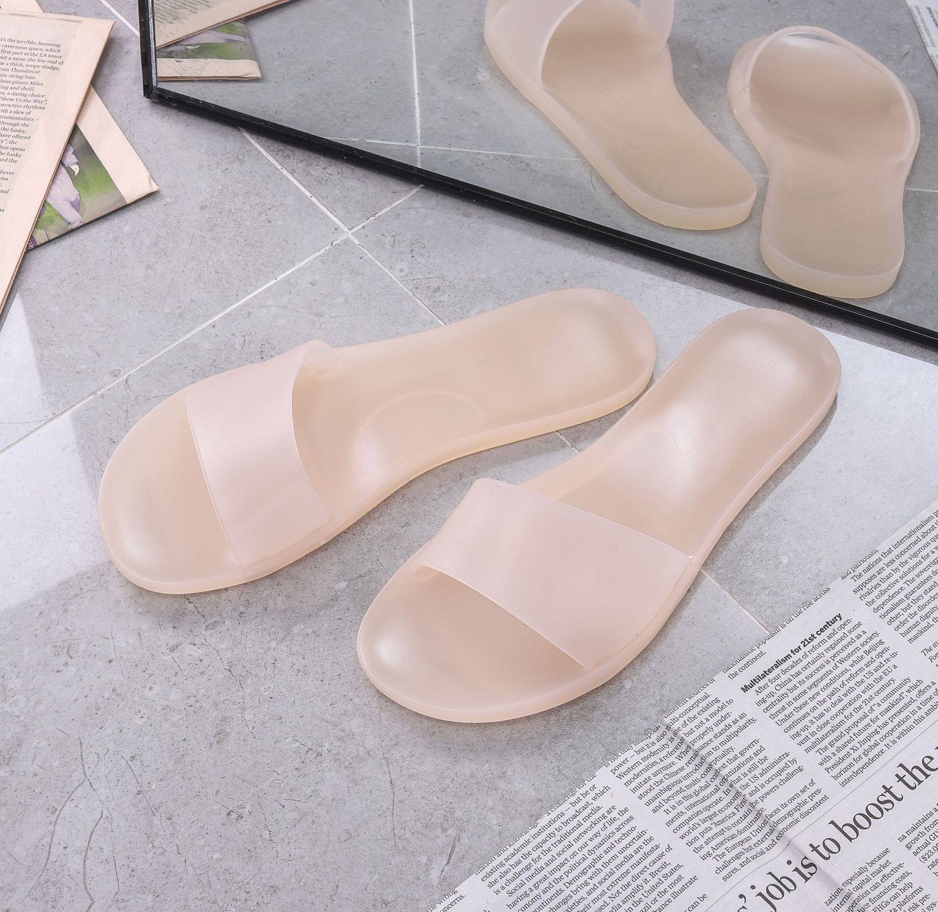 Hot Sale Cheap Clear Upper Flip Flop Women Sandals Open Toe Slide Slippers for Ladies Big Size Jelly Sandals House Indoor Shoes