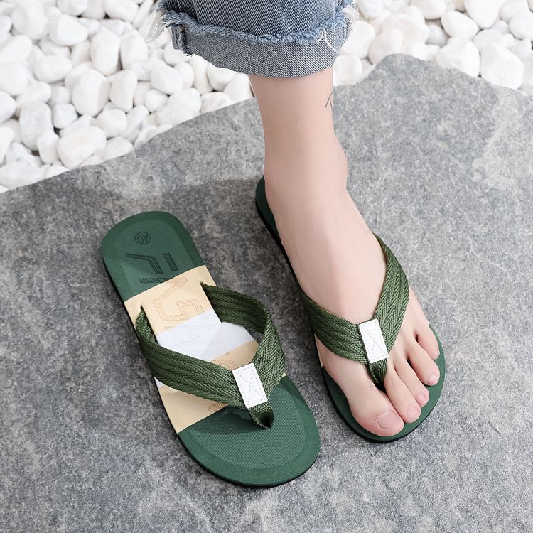 Factory direct supply summer new color matching trend men's sandals and slippers leisure indoor and outdoor beach flip-flops