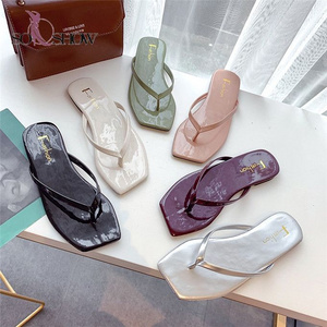 2024 Trendy PU woven slippers flip flop casual shoes women's flat slipper for ladies