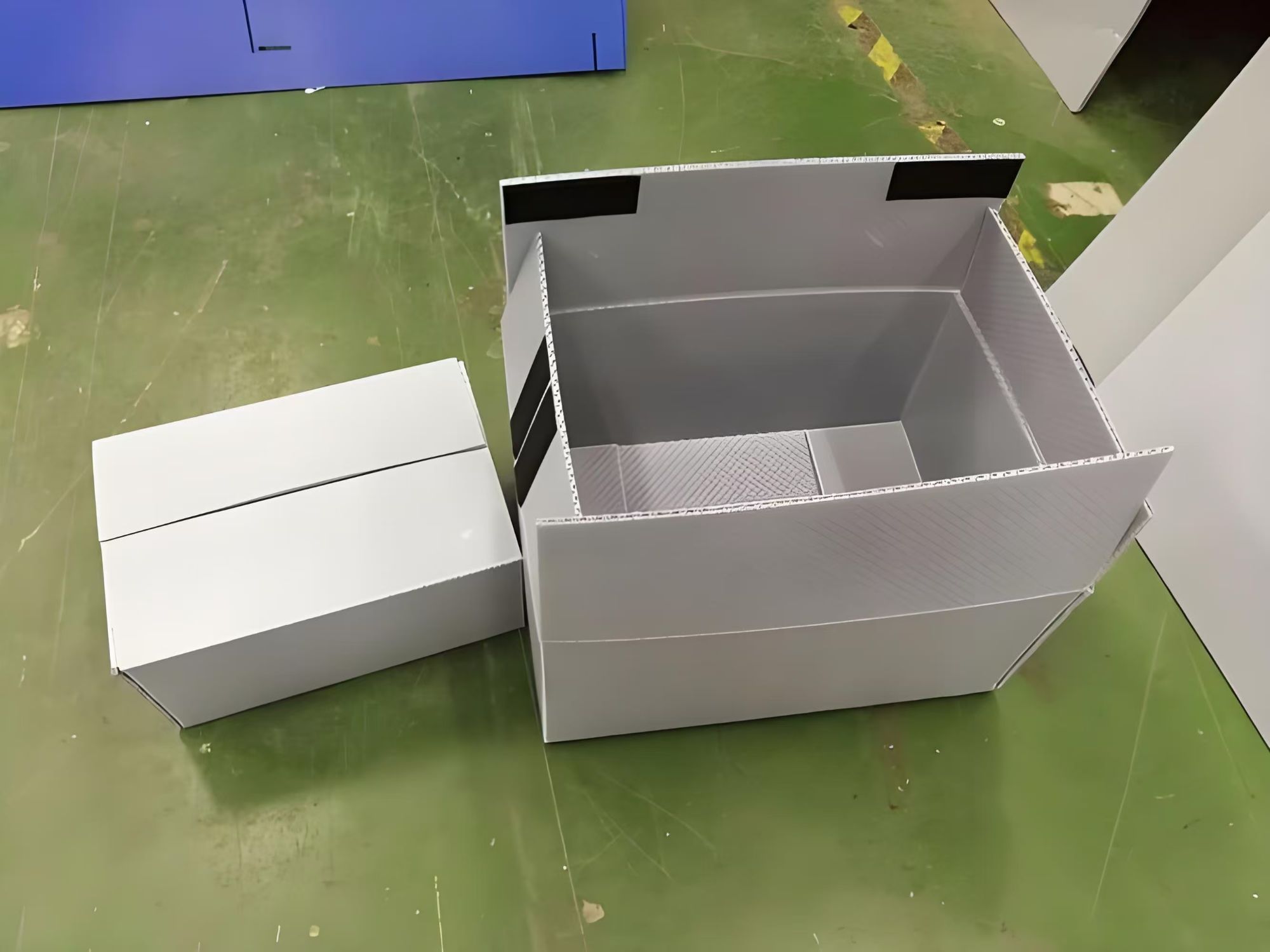 The honeycomb board can degrade the turnover packing box