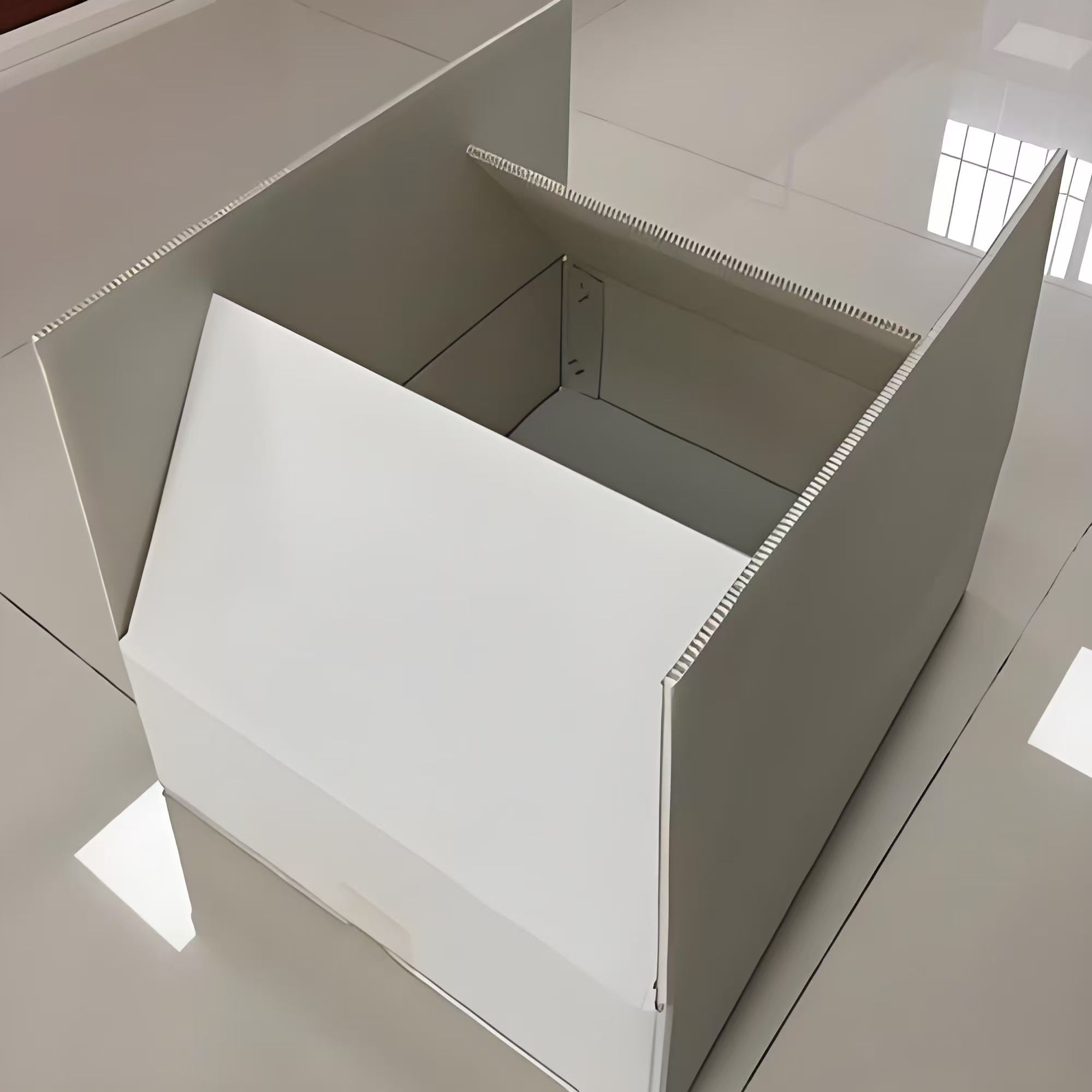 The Portable Hollow Packing Box is degradable