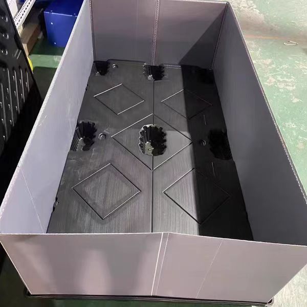 Folding honeycomb floor cover turnover box