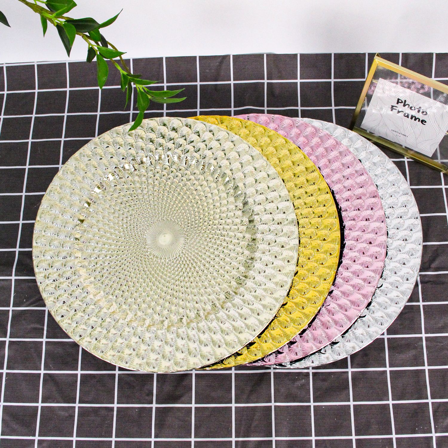 Modern Luxury Gold European Decor Plastic Charger Tray Wedding Banquet Table Decoration Charger Plate