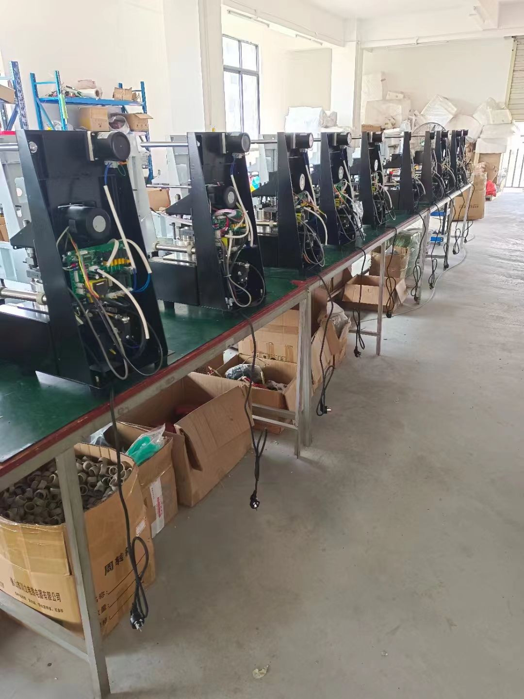 Fully automatic sealing machine