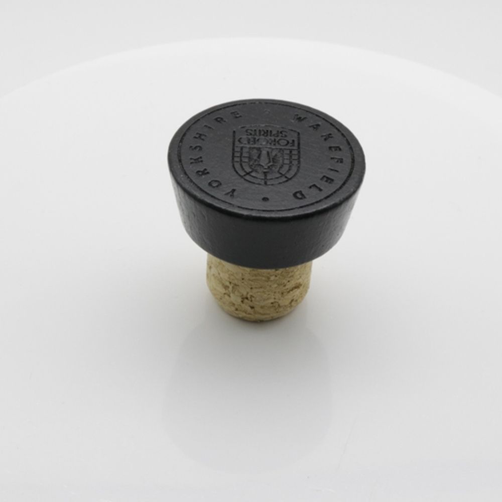 New Whiskey Gin Vodka Aluminum Plastic Cap T-Shape Synthetic Cork Bottle Stopper Customized Logo