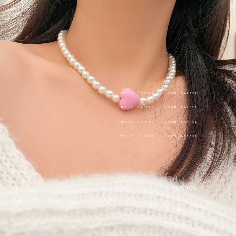 New elegant pearl necklace clavicle chain, love charm