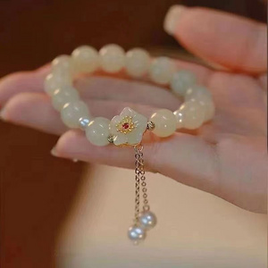 The new product recommends the little peach blossom girlfriend women's begonia flower bracelet goddess lucky bracelet