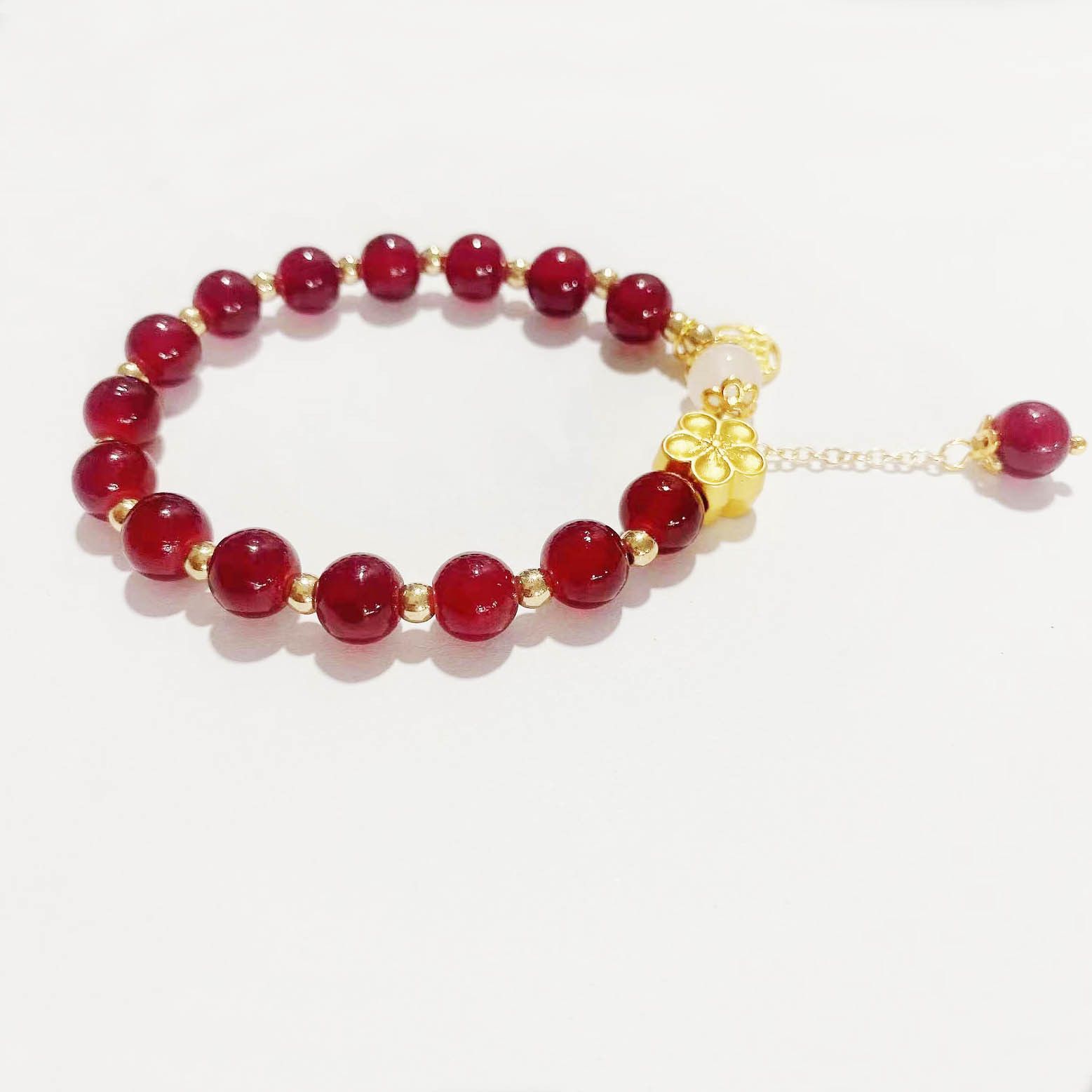 Red beans send acacia new imitation red agate plum blossom bracelet girlfriend bracelet female niche design sense beaded acacia