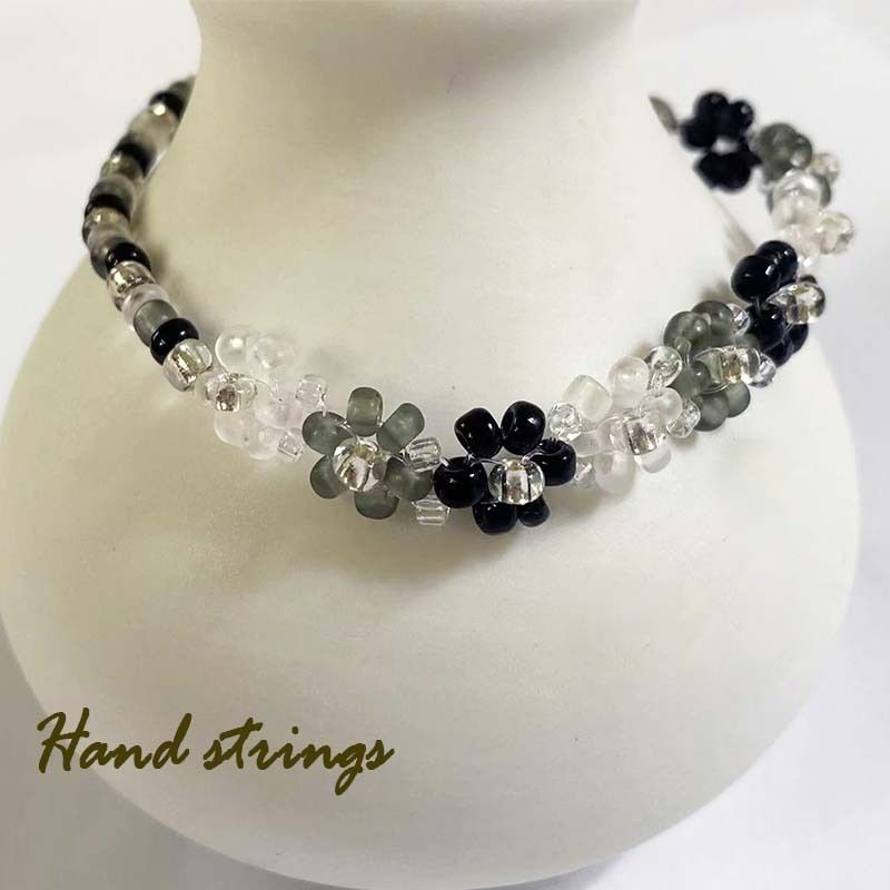 Elegant niche design, non-fading, frosted flowers, beaded handmade bracelets, women's simplicity