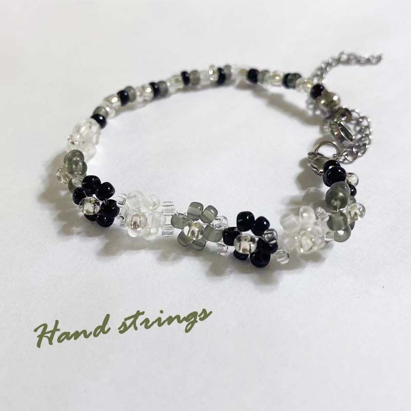 Elegant niche design, non-fading, frosted flowers, beaded handmade bracelets, women's simplicity