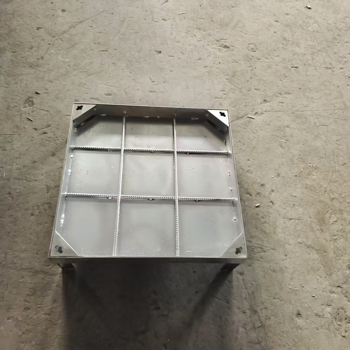 Stainless steel rain manhole cover Invisible square manhole cover Gutter cover Rain grate