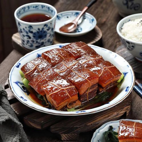 dongpo pork Chinese characteristics Hangzhou delicious open the bag to eat