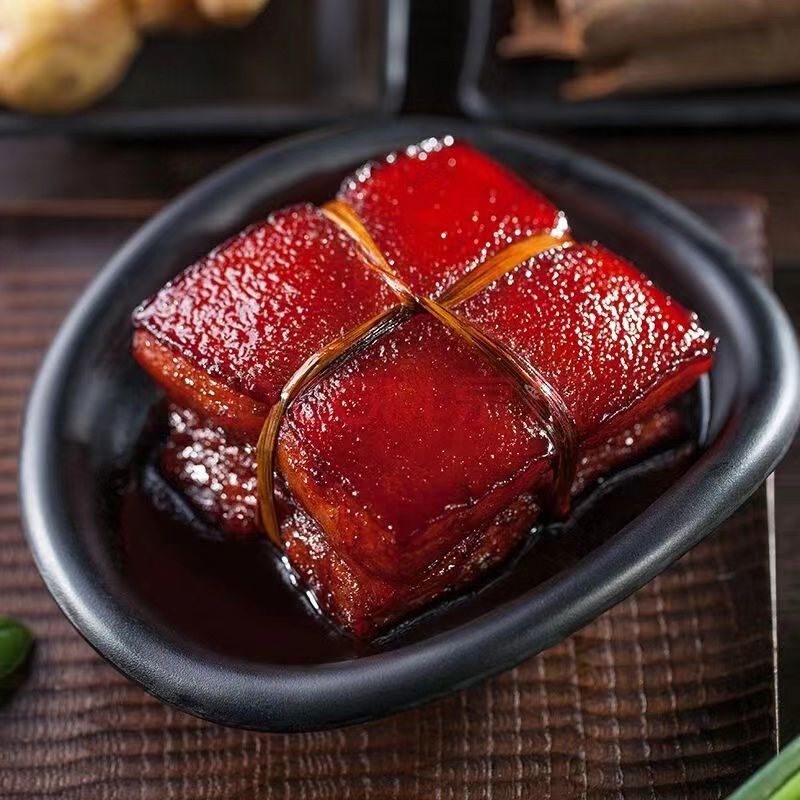 dongpo pork Chinese characteristics Hangzhou delicious open the bag to eat