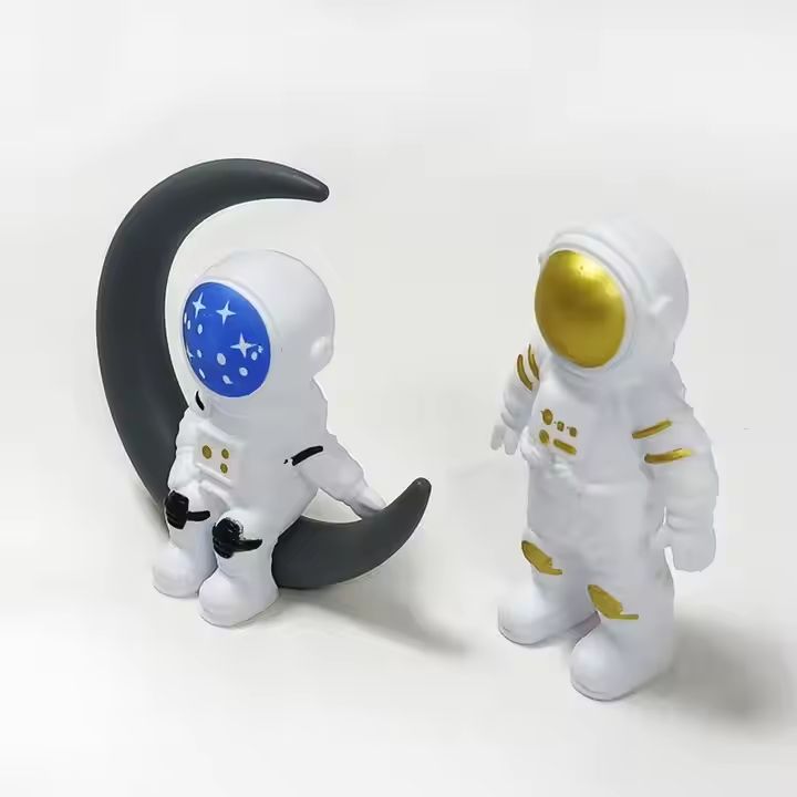 Hot Sale Baby-shower Kids Gift Cake decor Home Decor Space Travel 3 Pics Set Astronaut Astronauts Figurine