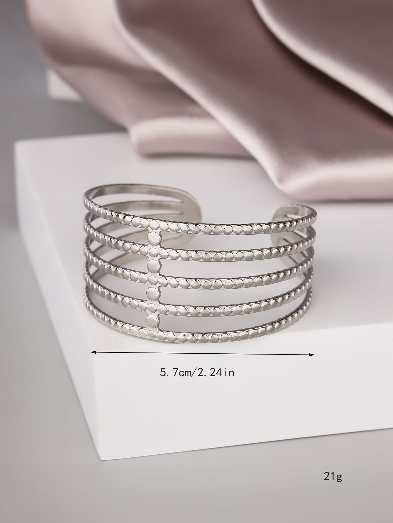 1 piece of stainless steel adjustable women's simple striped color retention wear-resistant fashionable bracelet