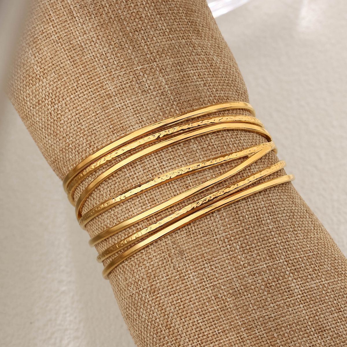 1 piece of stainless steel adjustable women's simple striped color retention wear-resistant fashionable golded bracelet