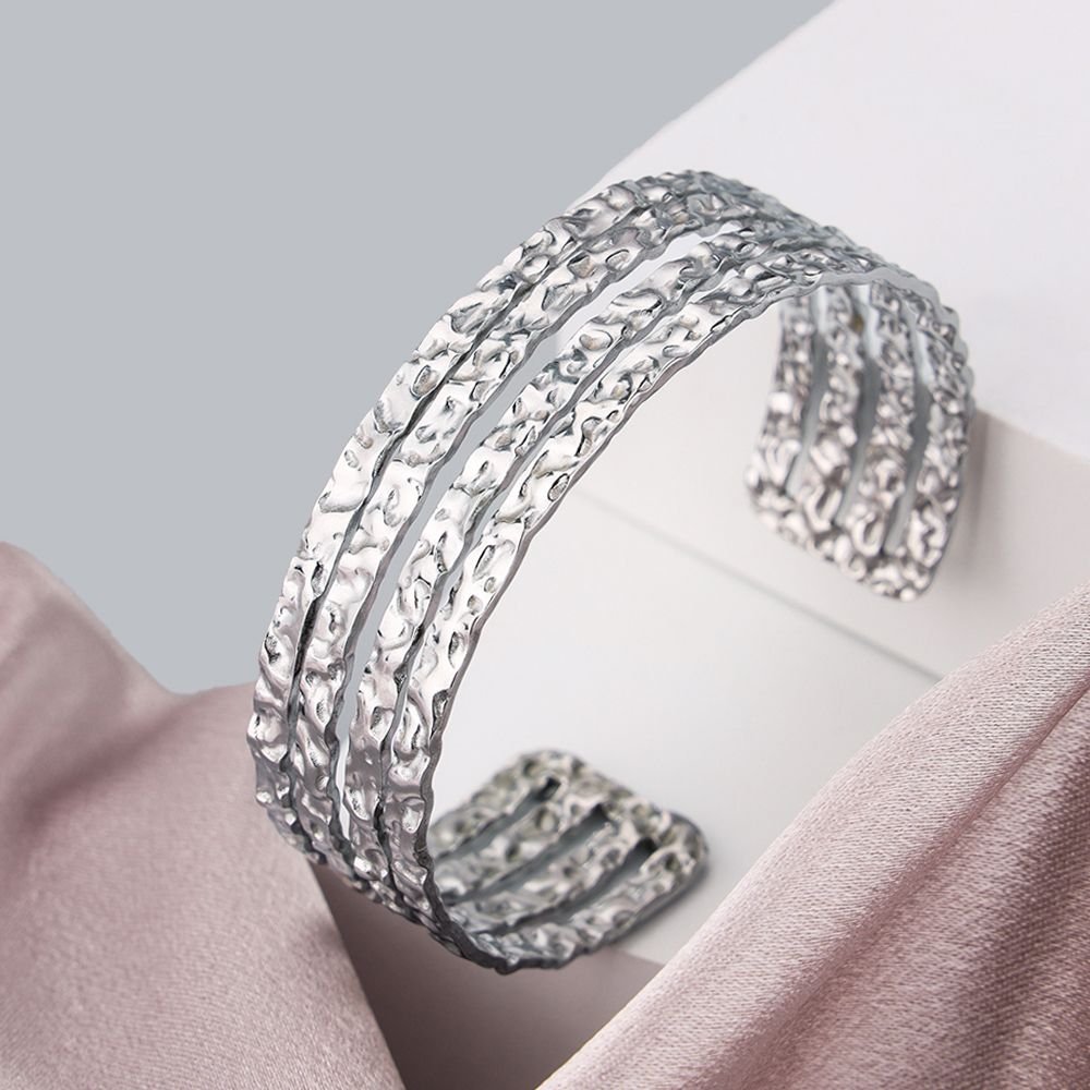 1 piece of stainless steel adjustable women's simple striped color retention wear-resistant fashionable Four rows bracelet