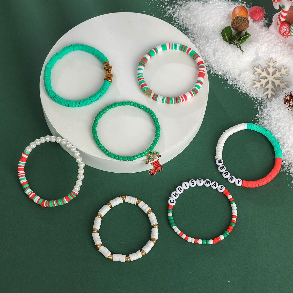 7-piece Christmas soft ceramic zinc zinc alloy boots with handmade beaded letters and adjustable elastic fashion bracelet set