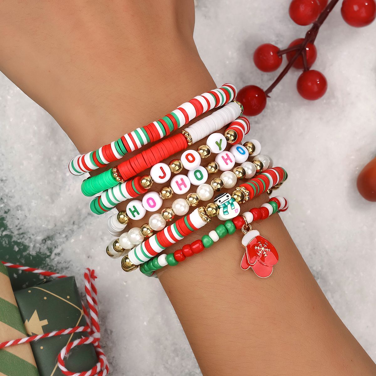 7 Pieces Christmas Soft Ceramic Zinc Alloy Gloves Snowman Handmade Beaded Elastic Adjustable Fashion Bracelet Set