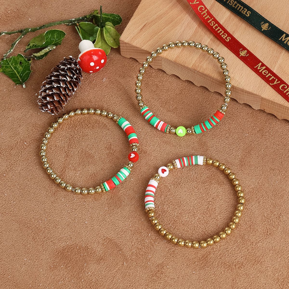 3 Pieces Christmas Soft Ceramic Zinc Alloy Heart Handmade Beaded Elastic Adjustable Bracelet Set