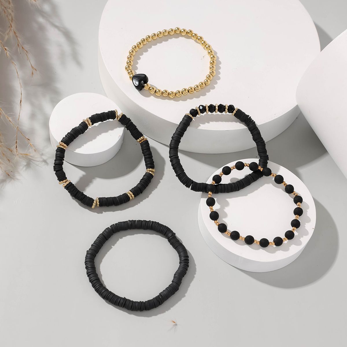 5 pieces Valentine's Day soft ceramic zinc alloy black heart handmade beads elastic adjustable fashion simple bracelet set