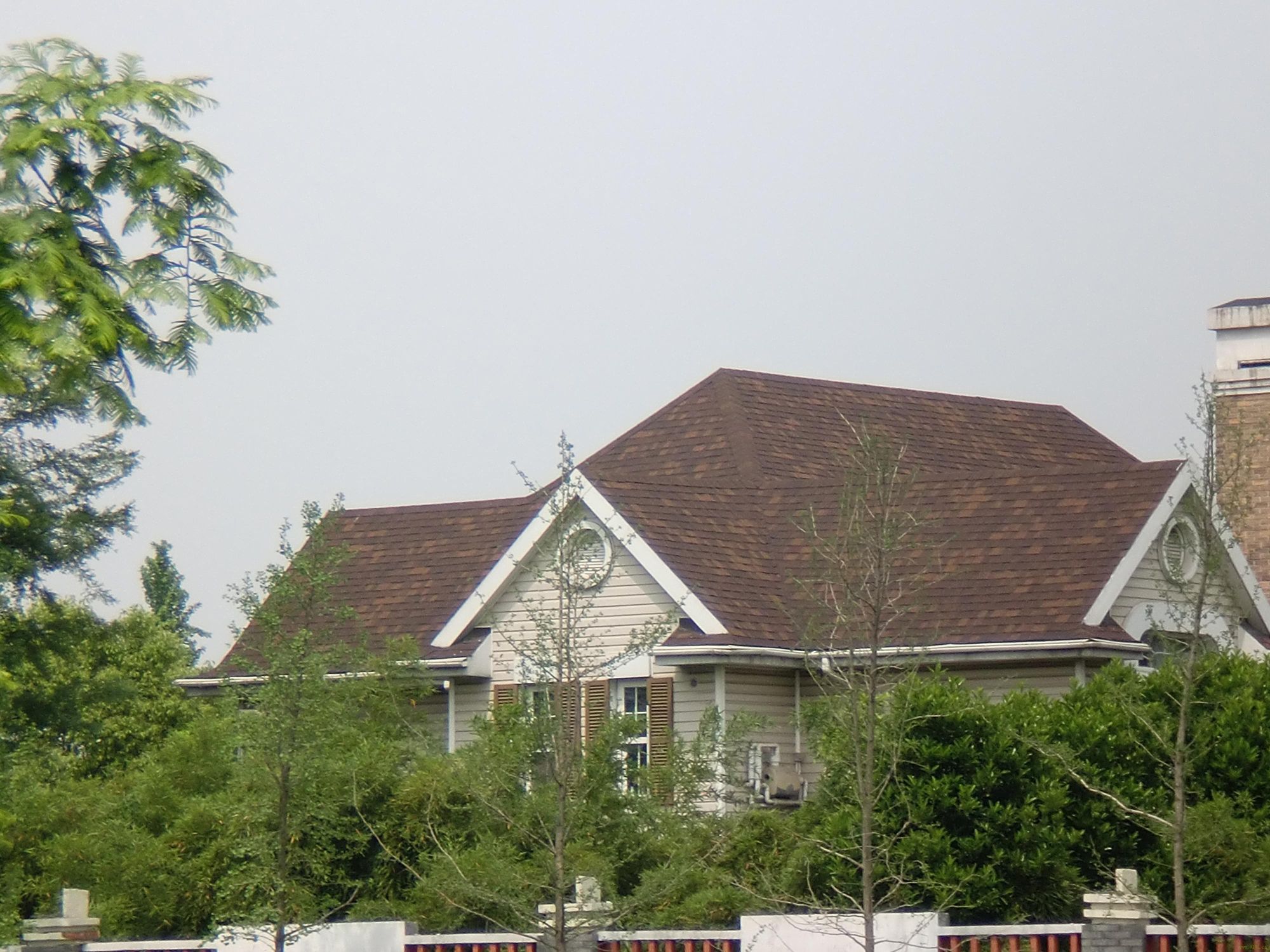 The Best in Aesthetic and Durability High-End Architectural Shingles