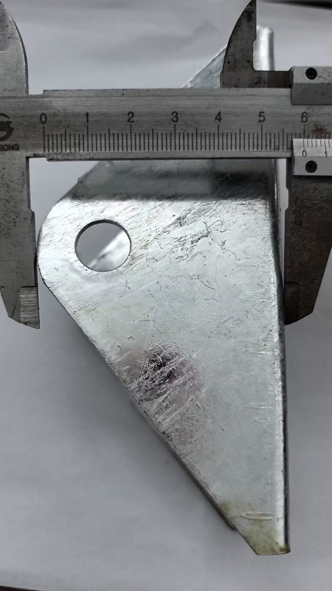 Hot-dip galvanized triangle