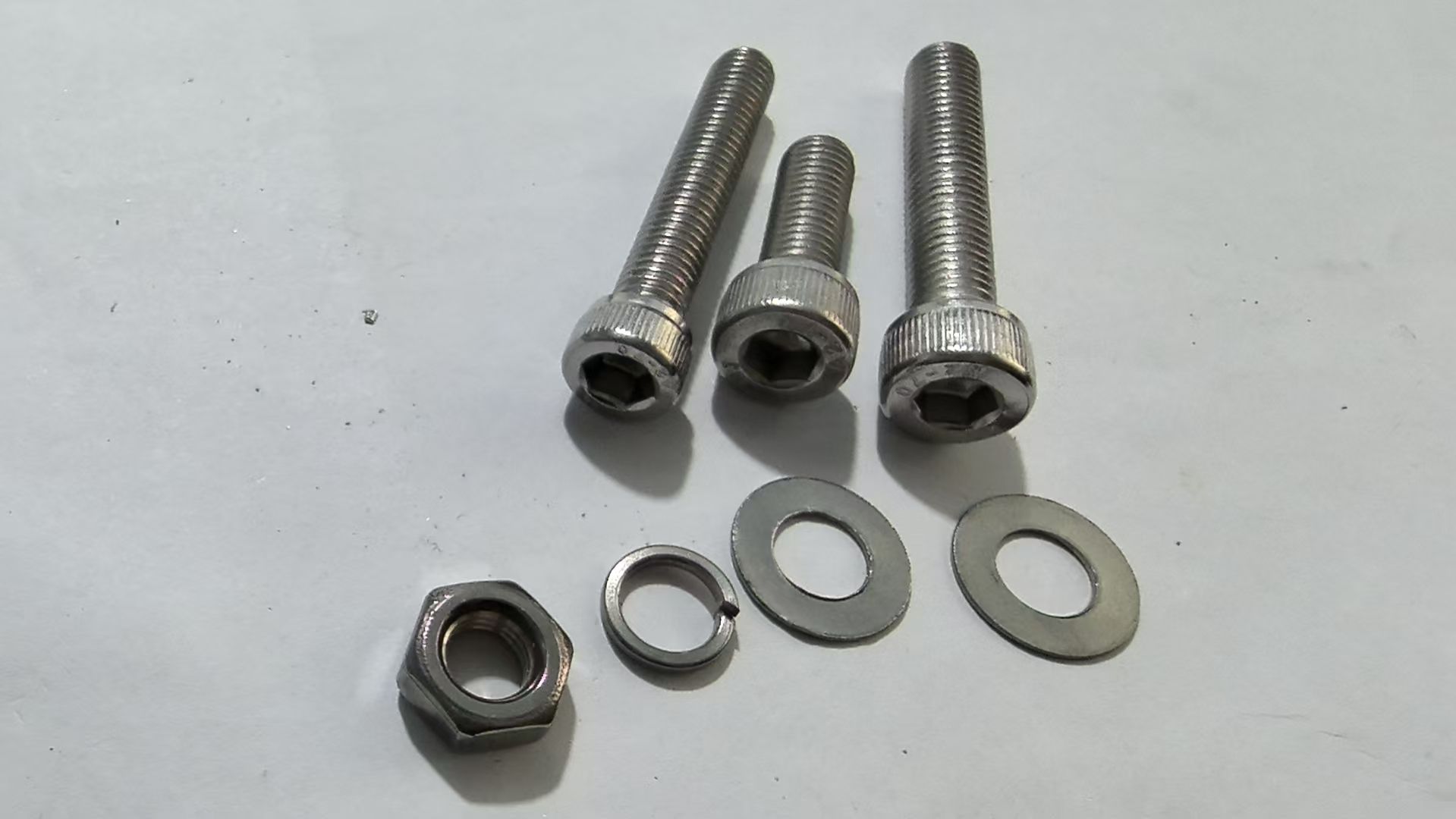 DIN912 Stainless Steel Bolts And Nuts 304 Allen Bolt Screws Hexagon Socket Head Cap Screws Factory Screw