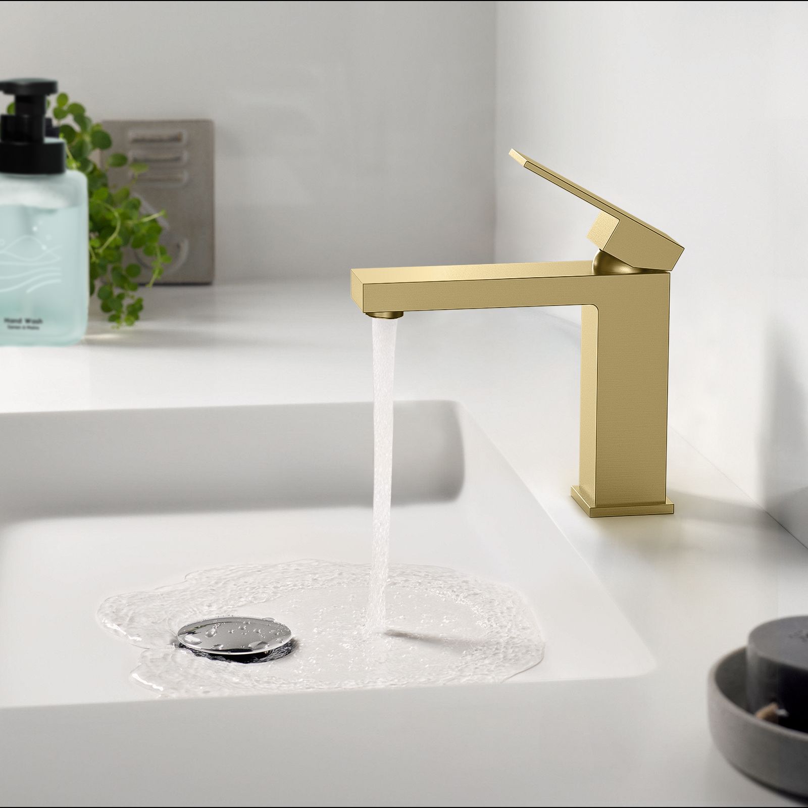 Square Single Hand Wash Basin Faucet Made Of Solid Brass Construction AB000000BG