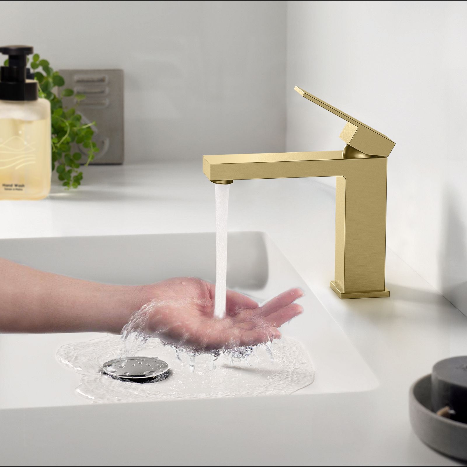 Square Single Hand Wash Basin Faucet Made Of Solid Brass Construction AB000000BG