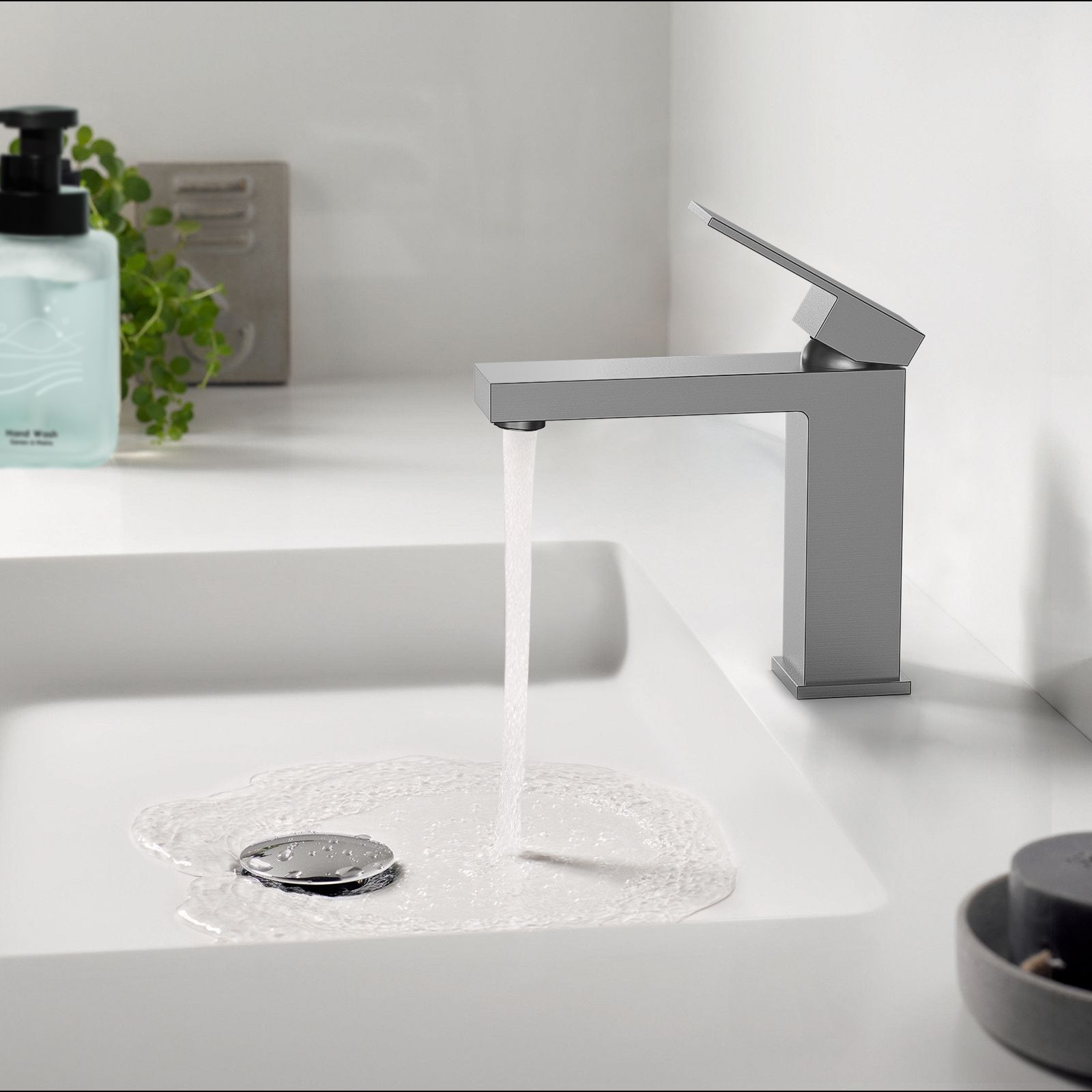 Square Single Hand Wash Basin Faucet Made Of Solid Brass Construction AB000000BN