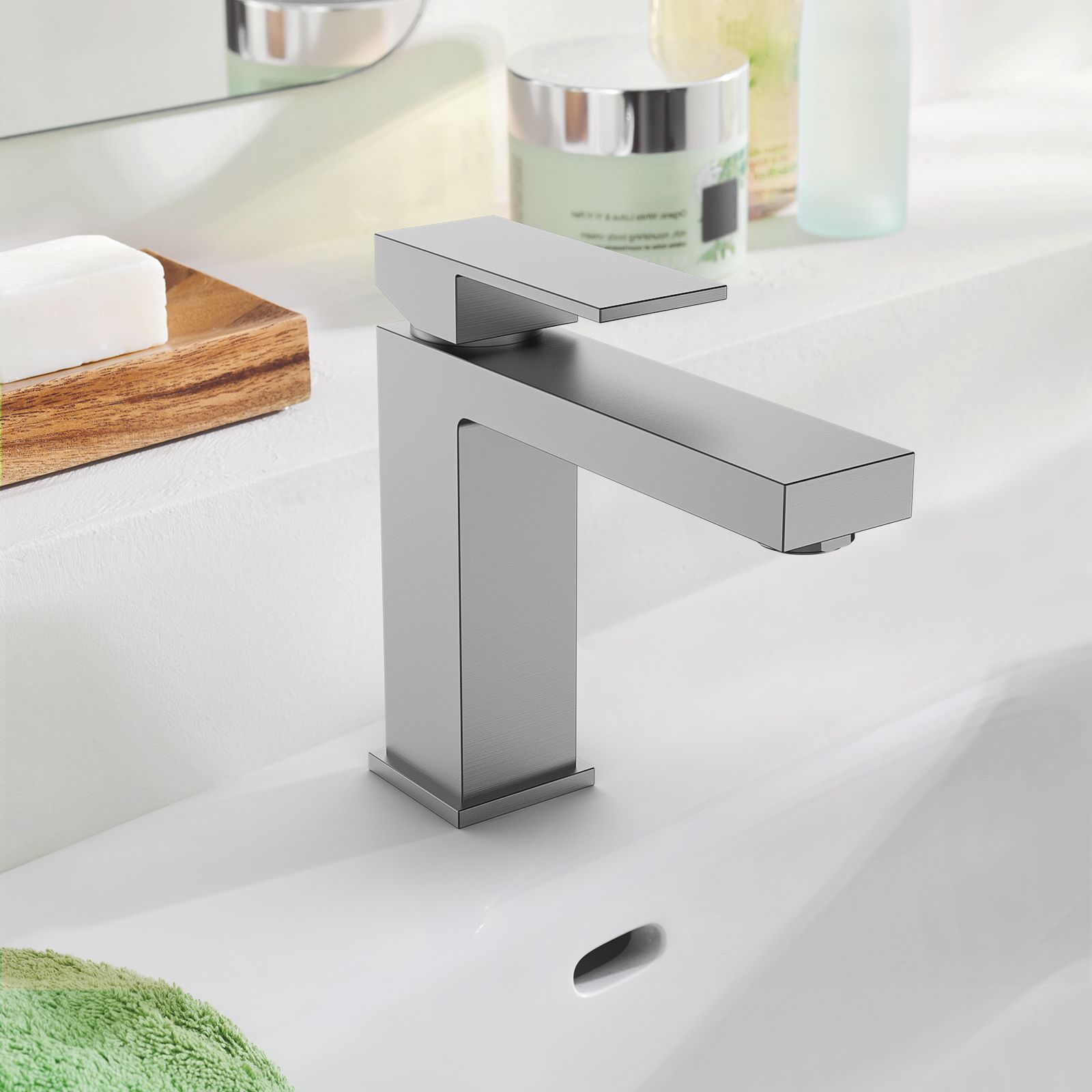 Square Single Hand Wash Basin Faucet Made Of Solid Brass Construction AB000000BN