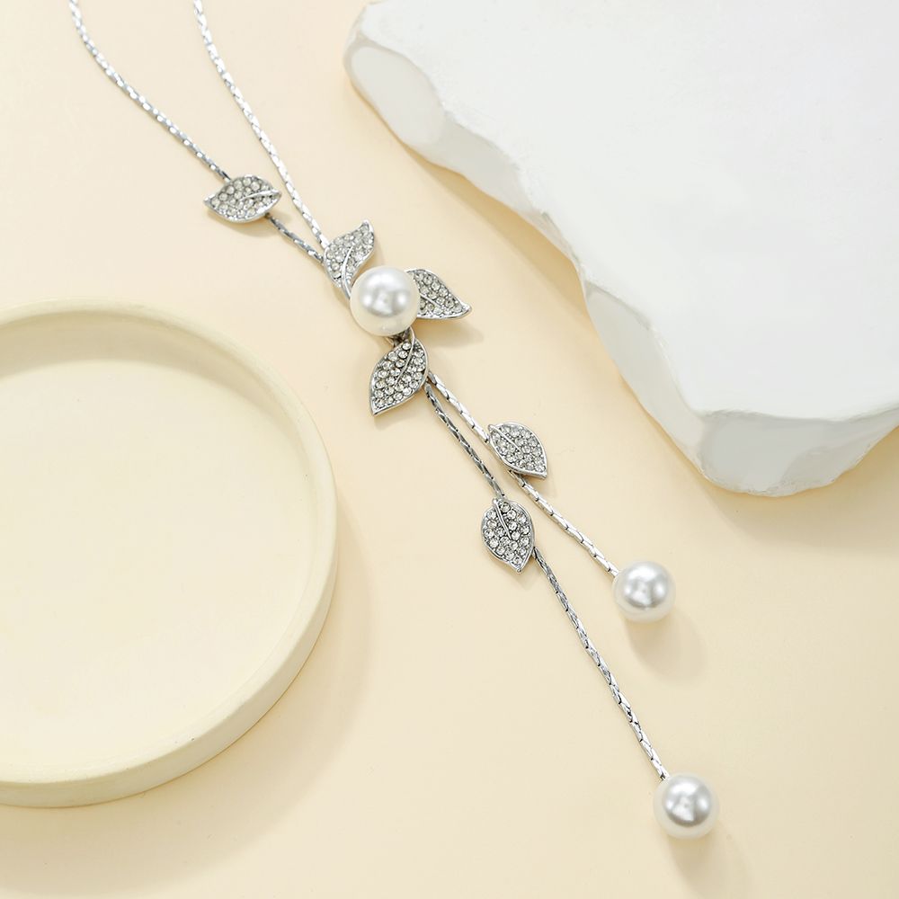 Y-Shaped Charm Necklace Leaf-Shaped Rhinestone Artificial Pearl Pendant Charm Long Necklace Adjustable Elegant Tassel Sweater Ch