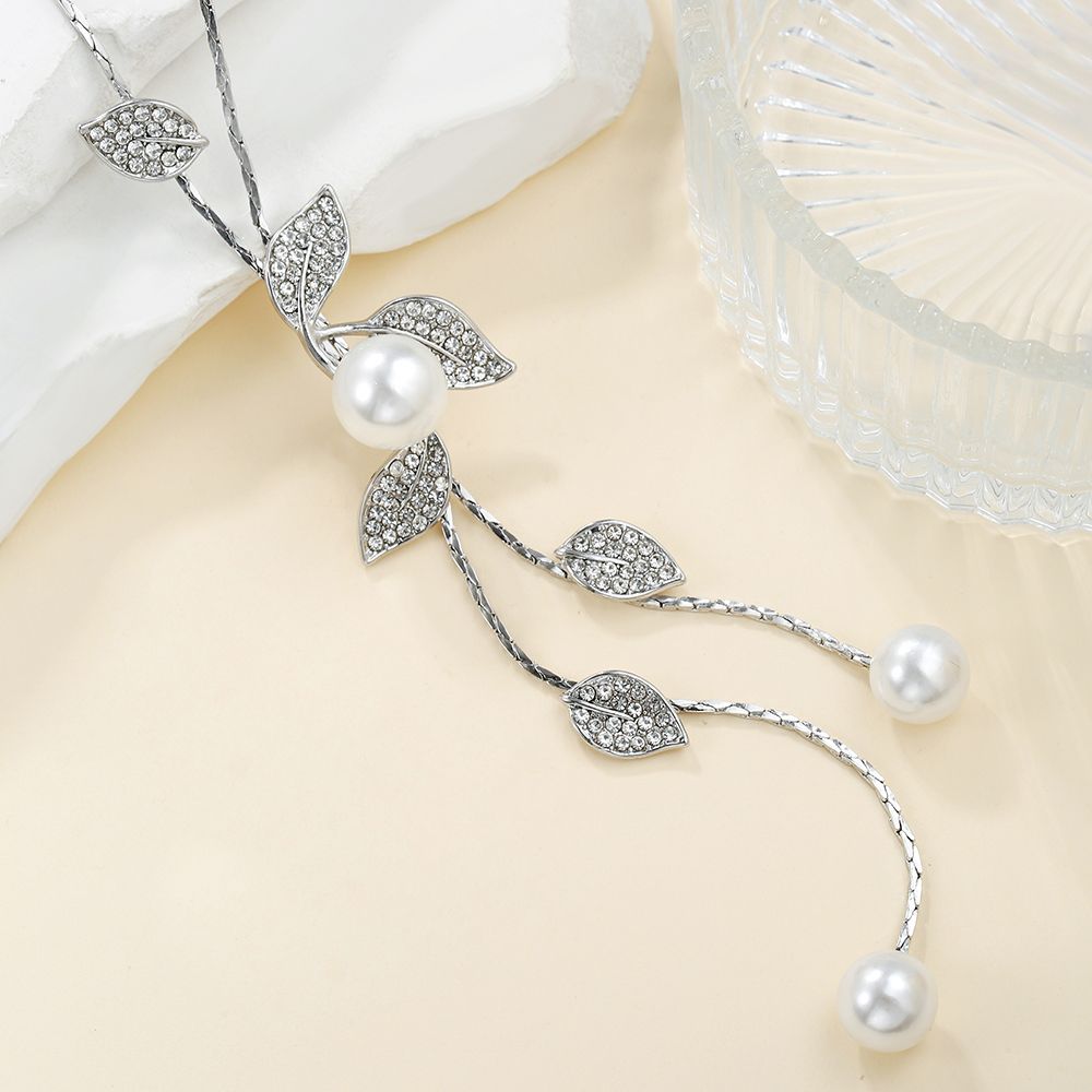 Y-Shaped Charm Necklace Leaf-Shaped Rhinestone Artificial Pearl Pendant Charm Long Necklace Adjustable Elegant Tassel Sweater Ch