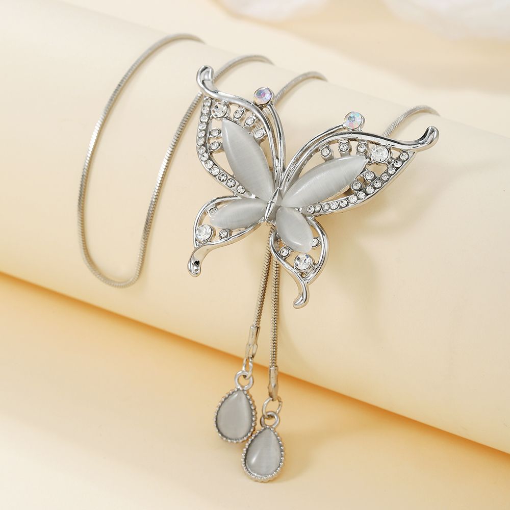 Full Pendant Necklace Butterfly-Shaped Zinc Alloy with Rhinestones Pendant Female Daily Accessories