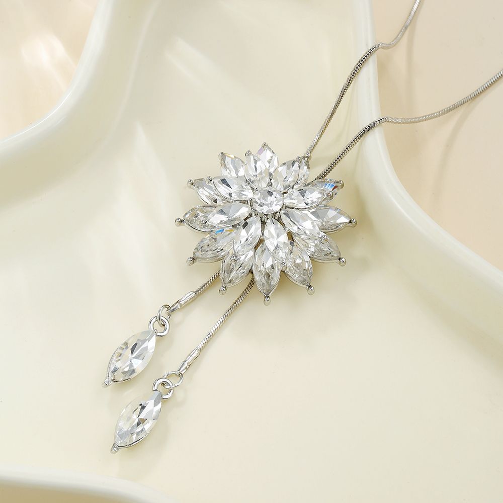 Snowflake fashion creative Crystal sweater chain clothing pendant necklace ladies